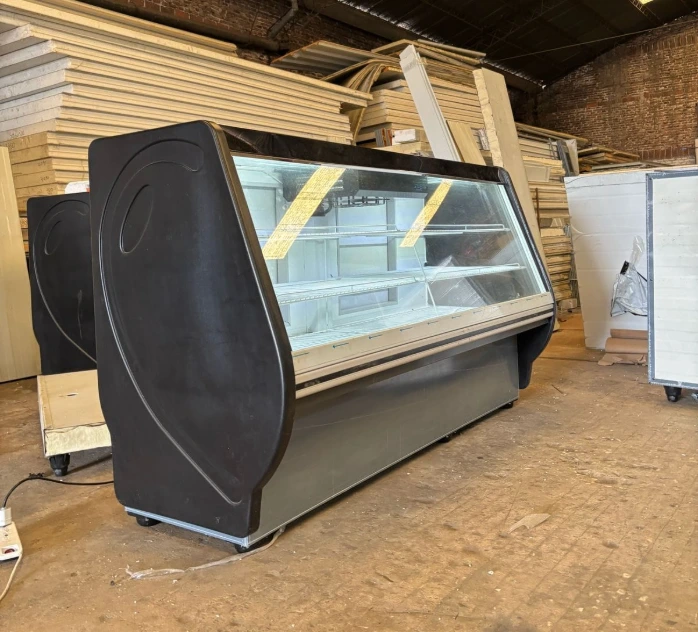 Vitrina linea skoll de 2,00m